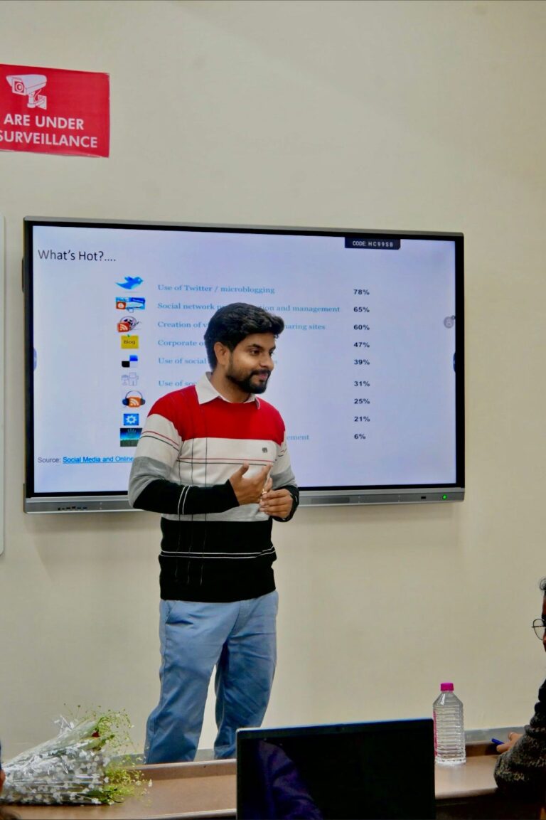 Our Trainer SHivam Yadav taking digital marketing workshop